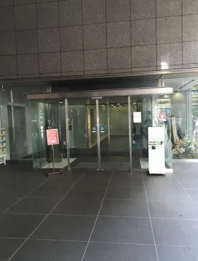 トーシンビルの外観