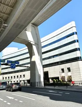 トーシンビルの外観