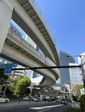 トーシンビルの外観