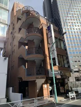 記録映画社ビルの外観