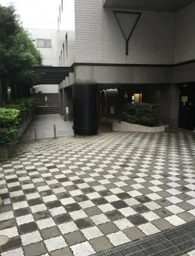 フロンティア代々木(旧代々木コミュニティ)ビルの外観