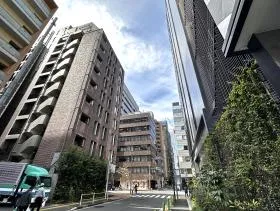 REGRARD SHIMBASHIビルの外観