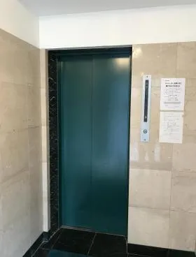 リッツ虎ノ門ビルの外観
