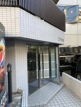 コア原宿ビルの外観