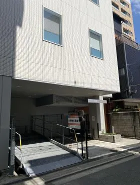 代々木イーストビルの外観
