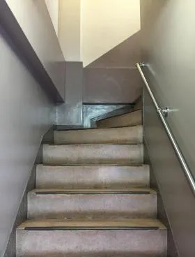 明興ビルの外観