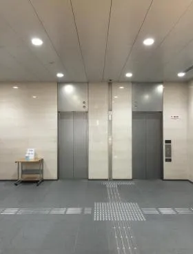 代々木クリスタルビルの外観