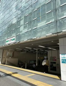 代々木クリスタルビルの外観