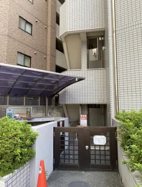 インターパーク代々木(旧代々木クロダビルの外観