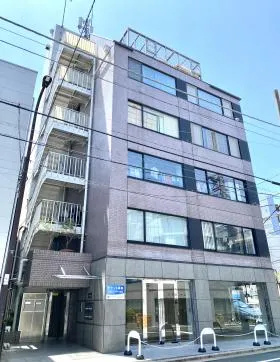 アイワハウスビルの外観