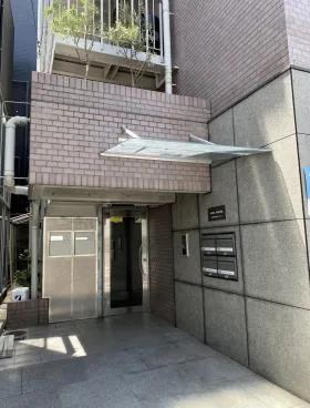 アイワハウスビルの外観