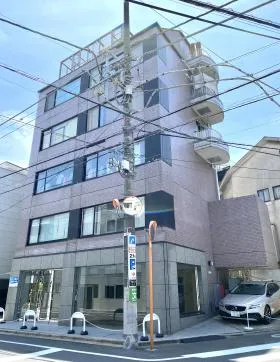 アイワハウスビルの外観