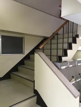 由井ビルの外観