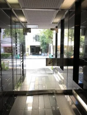 UNパークビルの外観