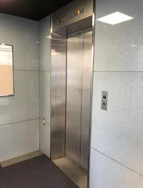 広尾西川ビルの外観