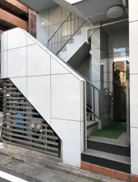 広尾西川ビルの外観