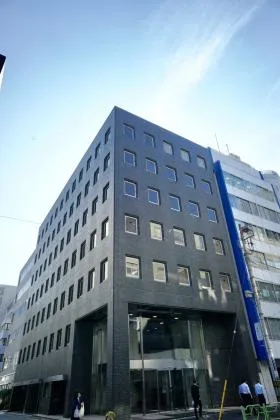小原化工ビルの外観