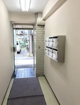 丸万ビル5号館の外観