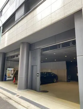 ぬ利彦ビル南館の外観