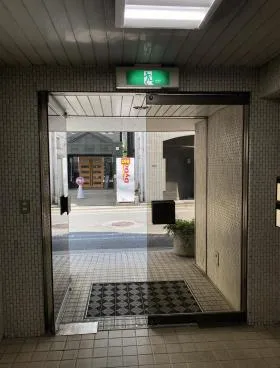 高山ビルの外観