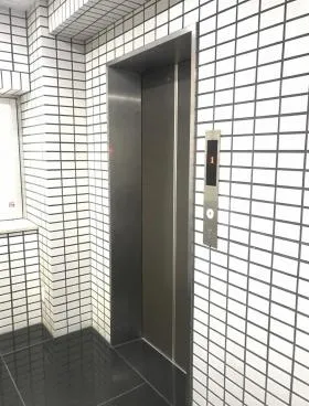 第二山内ビルの外観