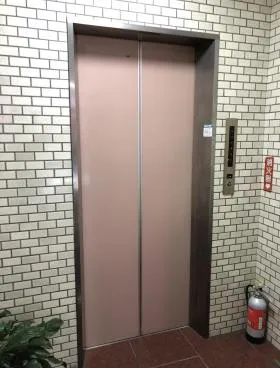 TSビルの外観