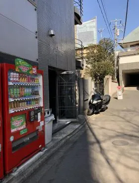 ノアーズアーク虎ノ門ビルの外観