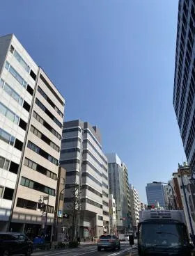 ビックナインビルの外観