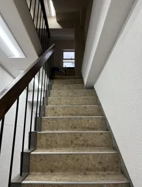 プラザ新橋の外観