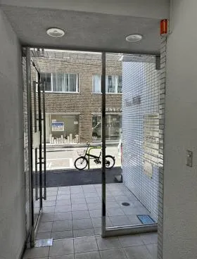 プラザ新橋の外観