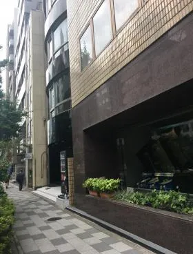 岡田ビルの外観