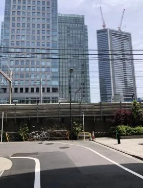 鶴栄(カクエイ)ビルの外観