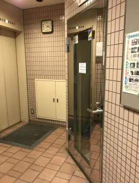 門前ビルの外観
