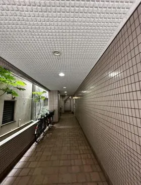門前ビルの外観