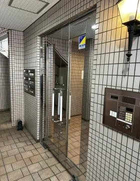 門前ビルの外観