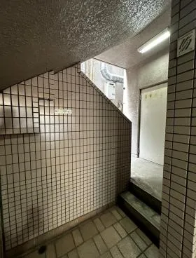 門前ビルの外観