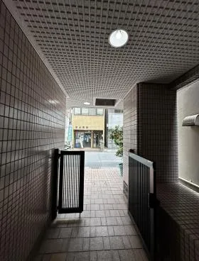 門前ビルの外観