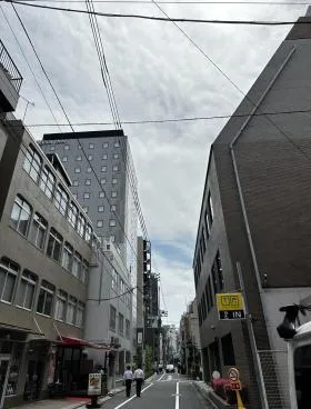 門前ビルの外観
