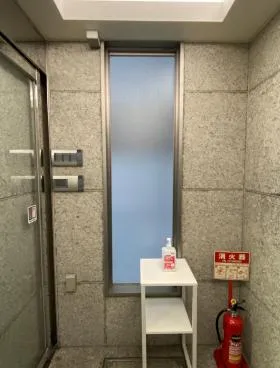 Rビルの外観
