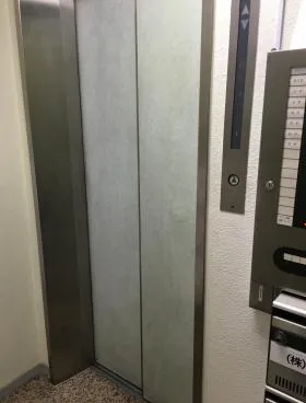 ラヴィーナ新橋(旧第1一美ビル)の外観