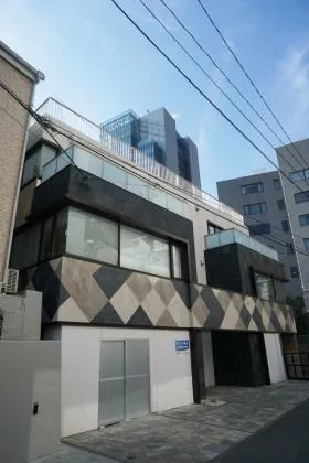HPビルの外観