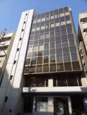 綿工連会館ビルの外観