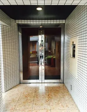 東麻布久永ビルの外観