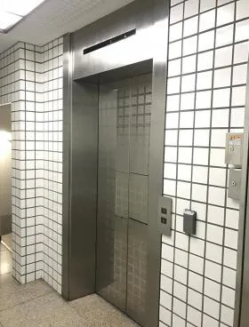 マルマン六本木ビルの外観