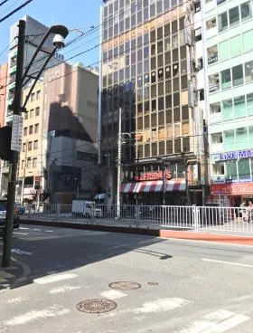 ほうらいやビルの外観