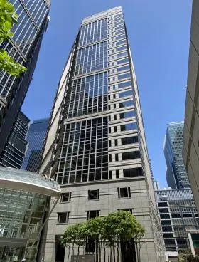 大手町ファーストスクエアイーストタワーの外観