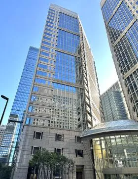 大手町ファーストスクエアイーストタワーの外観