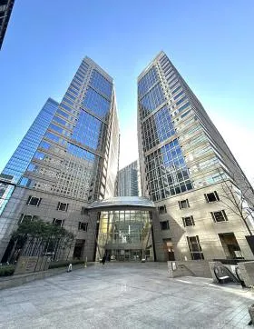 大手町ファーストスクエアイーストタワーの外観