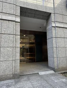 大手町ファーストスクエアイーストタワーの外観