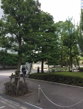 鈴与浜松町ビルの外観